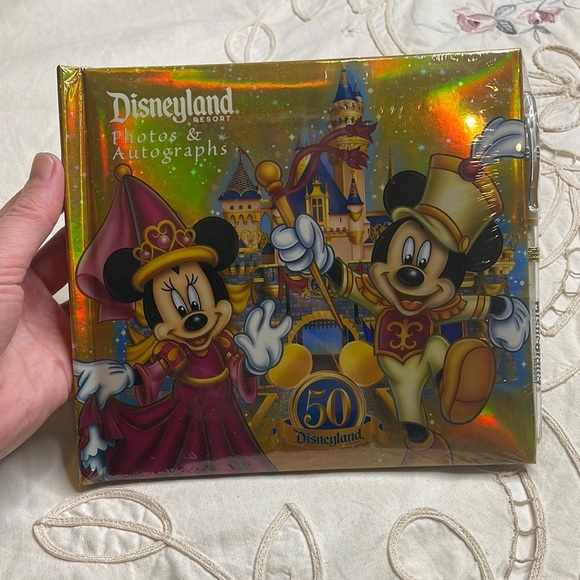 Disneyland photos and autograph book with gel pen NWT - Picture 1 of 4